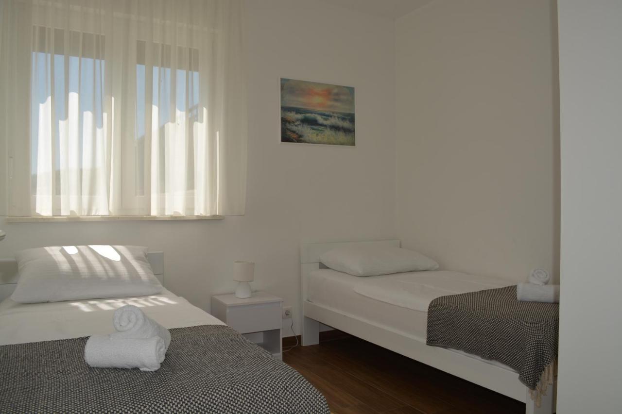 Apartments Antea Паг Екстер'єр фото